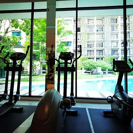 Blossom Sathorn Hospitality （曼谷高端酒店公寓） Exterior photo