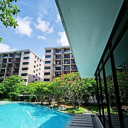 Blossom Sathorn Hospitality （曼谷高端酒店公寓） Exterior photo