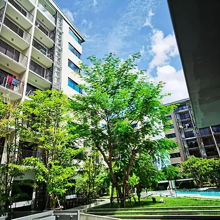 Blossom Sathorn Hospitality （曼谷高端酒店公寓） Exterior photo