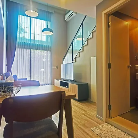 Blossom Sathorn Hospitality （曼谷高端酒店公寓） Exterior photo