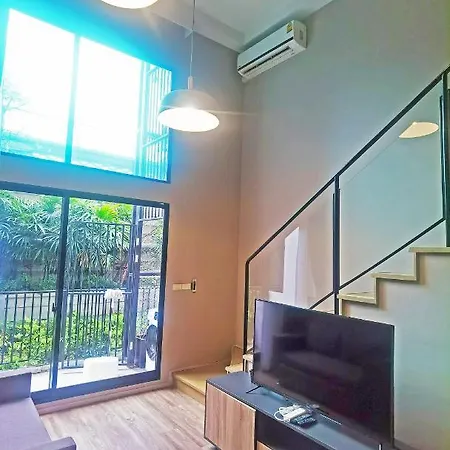 Blossom Sathorn Hospitality （曼谷高端酒店公寓） Exterior photo