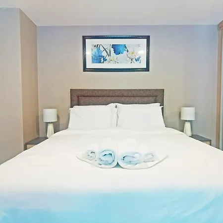 Blossom Sathorn Hospitality （曼谷高端酒店公寓） Exterior photo