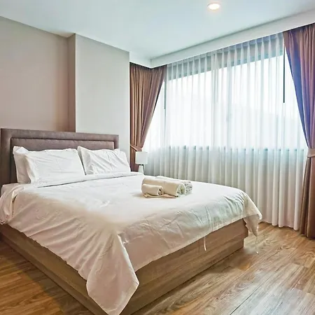 Blossom Sathorn Hospitality （曼谷高端酒店公寓） Exterior photo