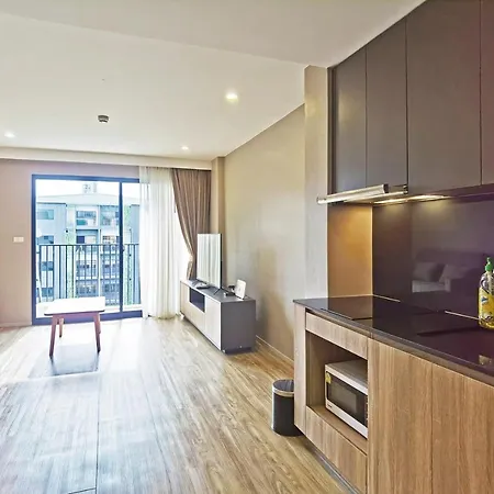 Blossom Sathorn Hospitality （曼谷高端酒店公寓） Exterior photo